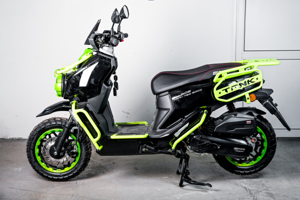 Скутер SPRMOTORS Tank NEW чёрный T8-50E