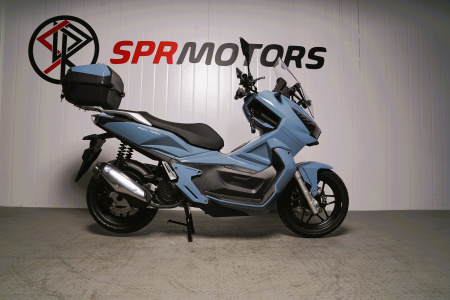 Максискутер SPRMOTORS ADV MAX серый T4-50L (с кофром)
