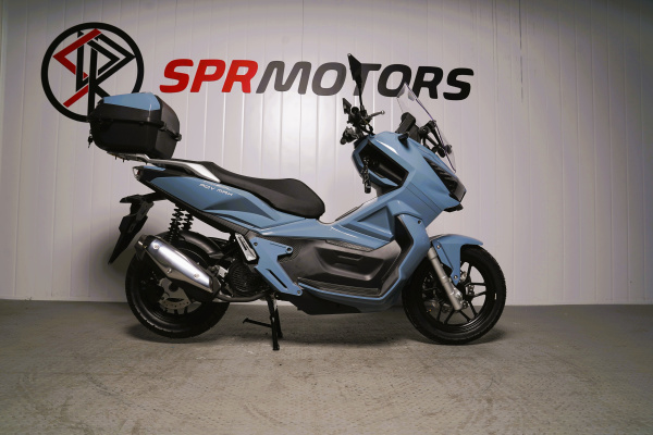 Максискутер SPRMOTORS ADV MAX серый T4-50L (с кофром)