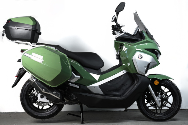 Максискутер SPRMOTORS TRAVEL MAX Зелёный T4-50H EFI (с кофром и боковыми боксами)