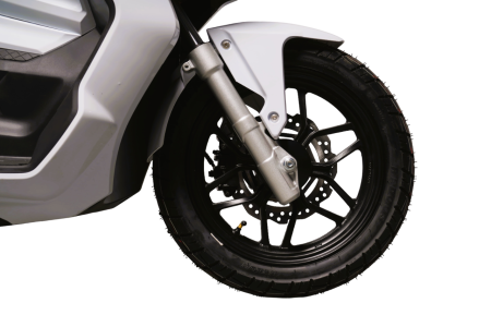 Максискутер SPRMOTORS ADV MAX белый T4-50L (с кофром и боковыми боксами)