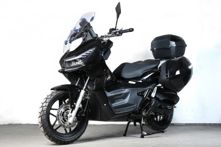 Максискутер SPRMOTORS ADV MAX чёрный T4-50L (с кофром и боковыми боксами)